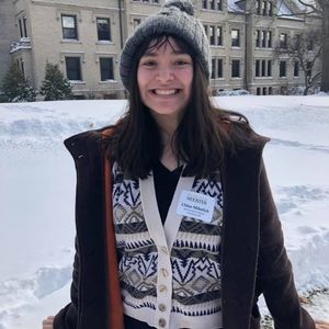 Meet your Posher, Chloe